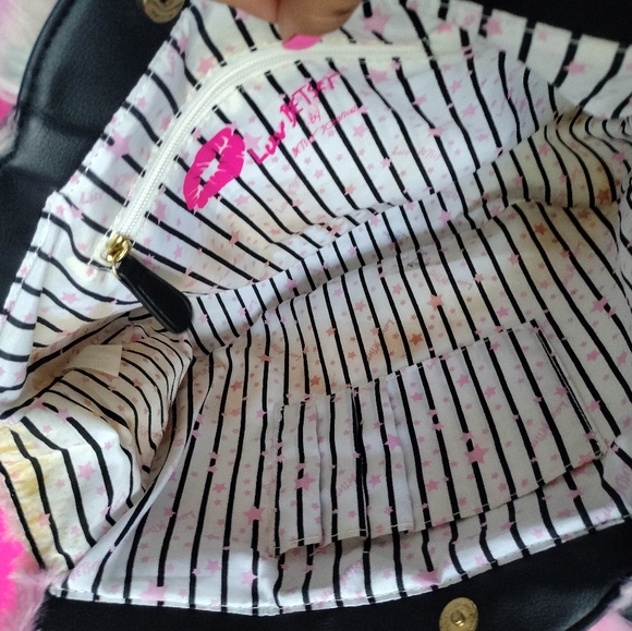 Betsey Johnson holographic Cat fur tote - Picture 8 of 9